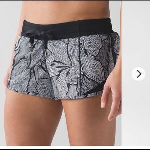 Lululemon Hotty Hot Short, Dottie Tribe